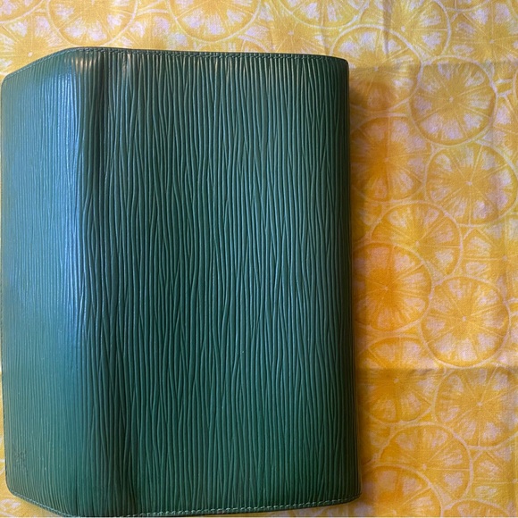 Louis Vuitton Green Epi leather Sarah Project Wallet - Picture 3 of 11